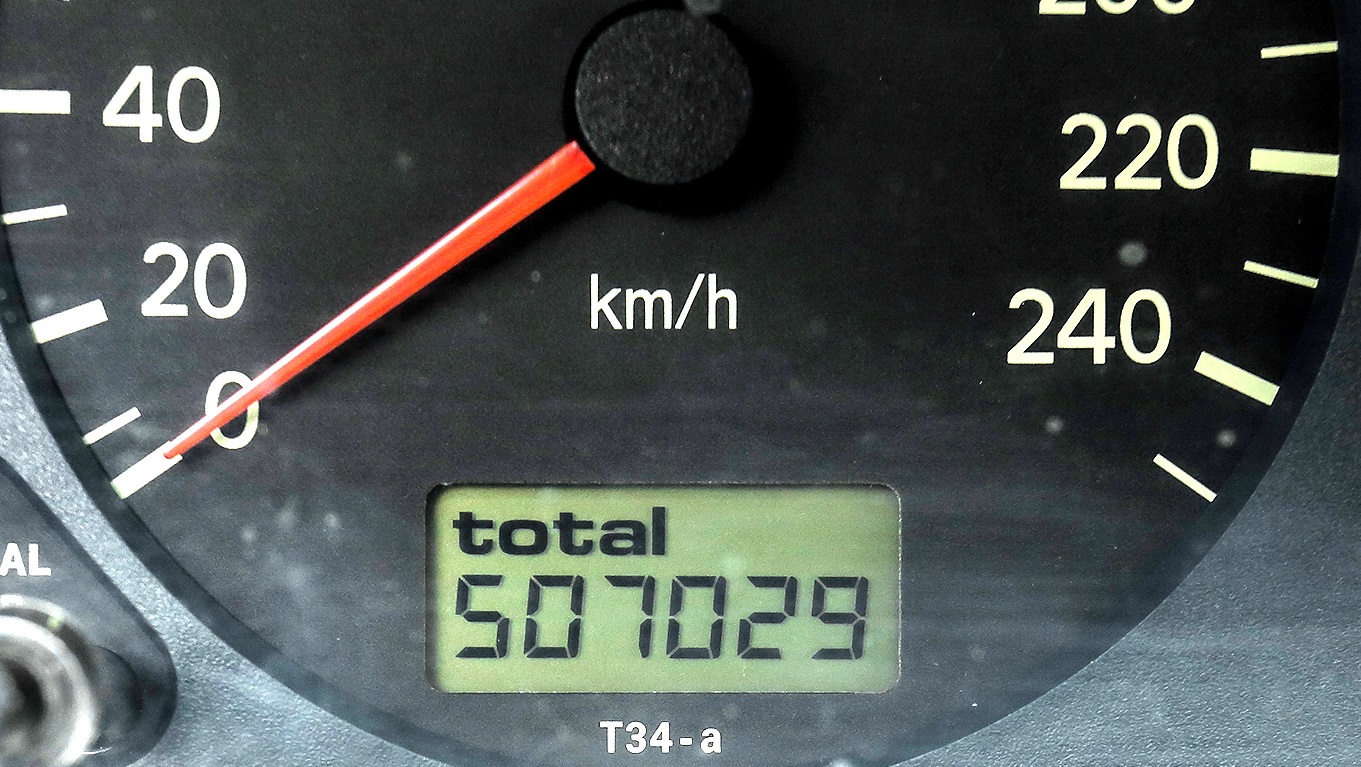 toyota avensis przebieg