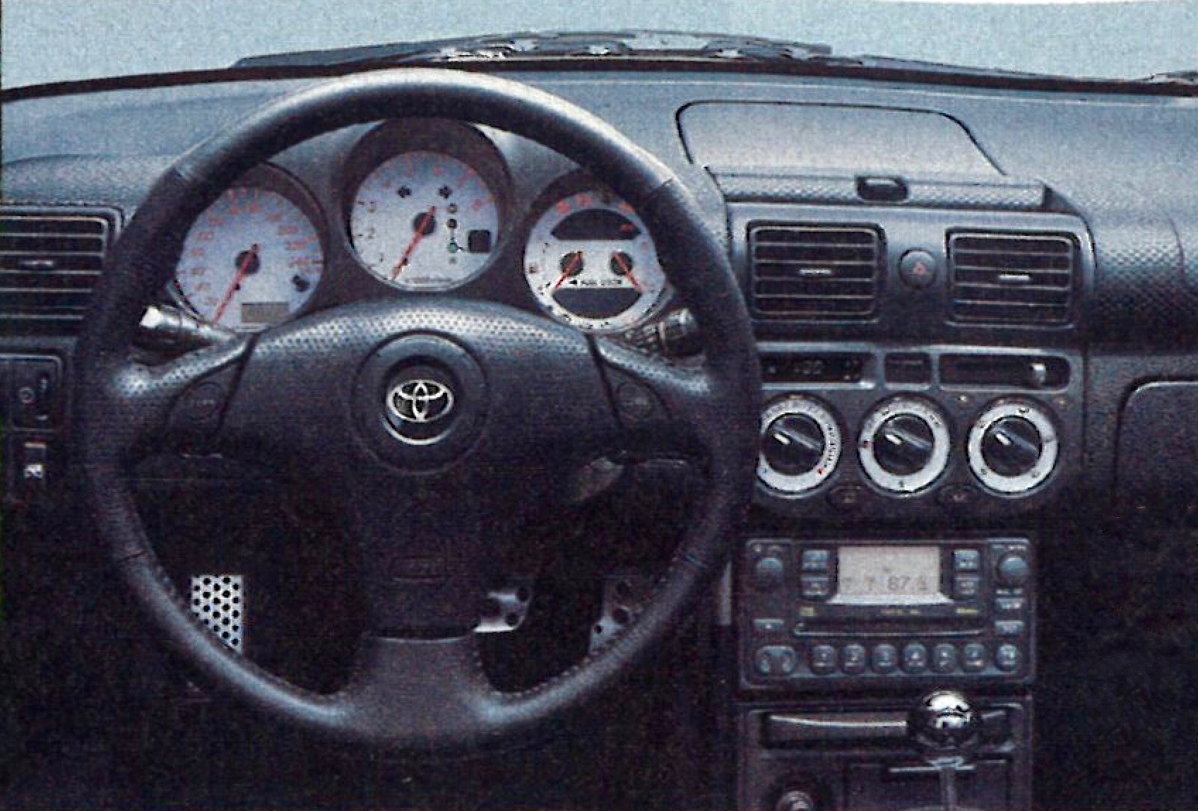 Toyota MR2 – deska rozdzielcza