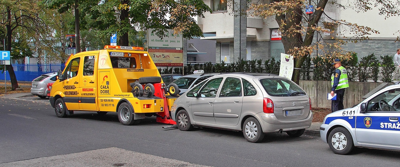 odholowanie pojazdu w asyście straży miejskiej