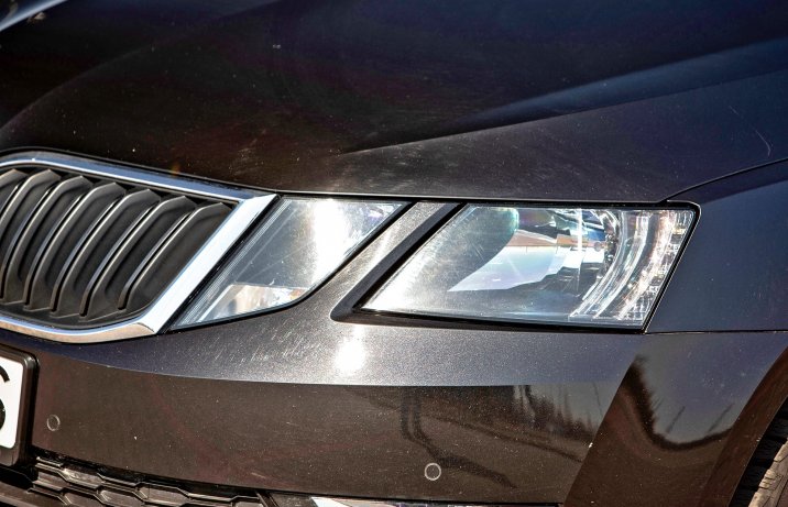 Skoda Octavia III 1.6 TDI – klosz reflektora