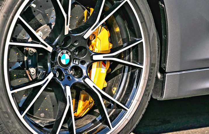 BMW M5 Competition – hamulce