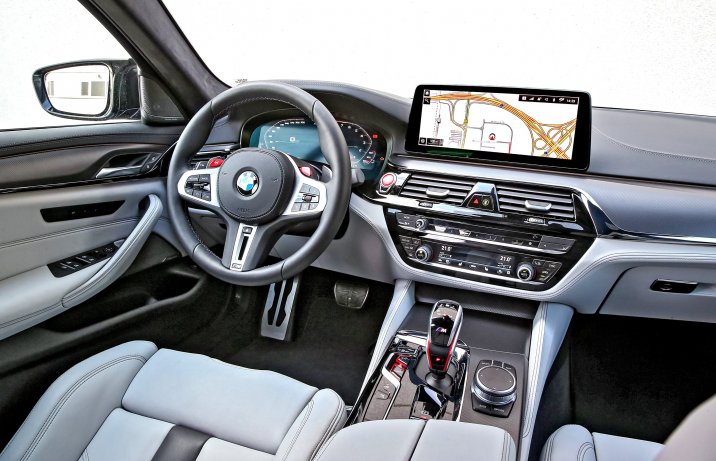 BMW M5 Competition – deska rozdzielcza
