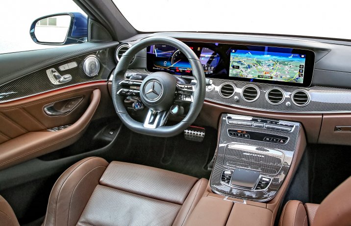 Mercedes-AMG E 63 S 4Matic+ – deska rozdzielcza