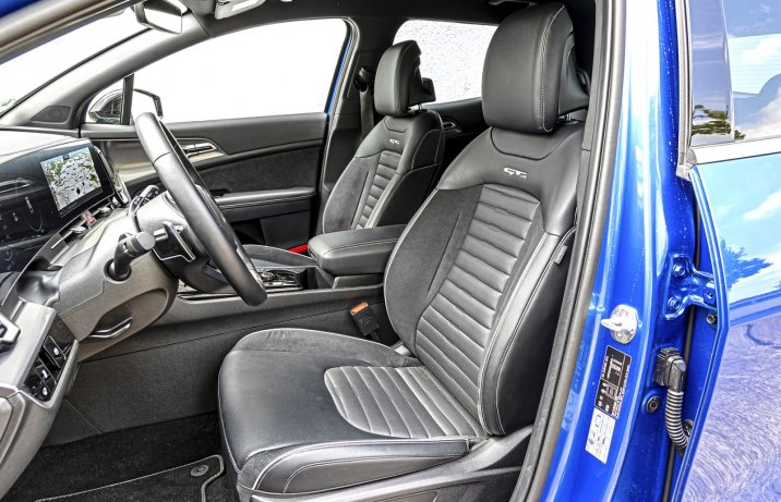 Kia Sportage 1.6 CRDi MHEV DCT AWD – fotele