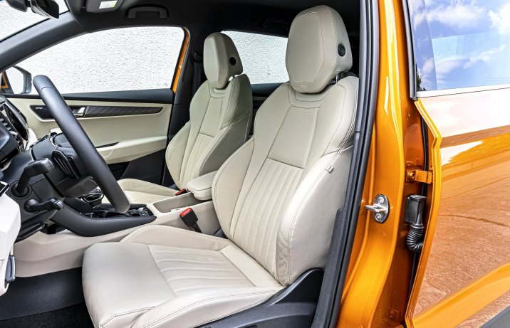 Skoda Karoq 2.0 TDI DSG 4x4 – fotele