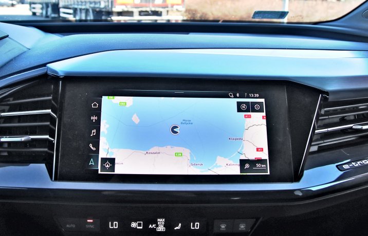 Audi Q4 e-tron 40 S line – wyświetlacz z nawigacją, która straciła sygnał