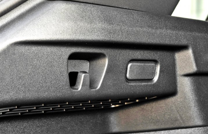 Audi Q4 e-tron 40 S line – haczyk w bagażniku