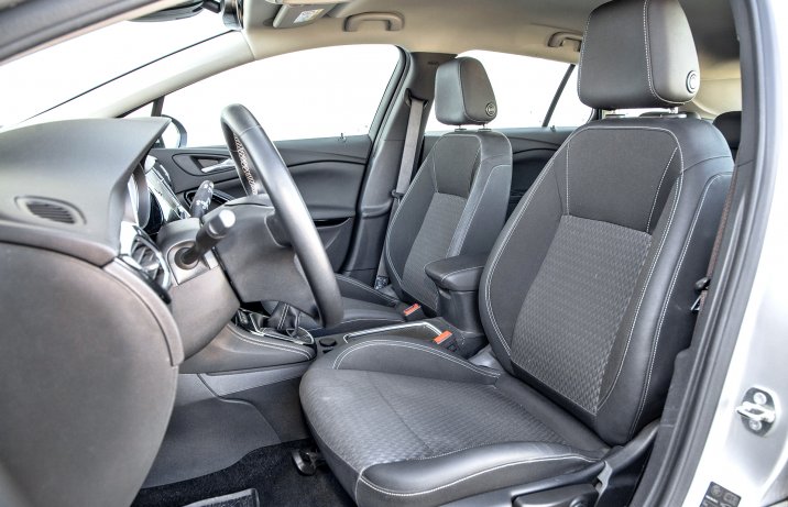 Opel Astra K – fotele