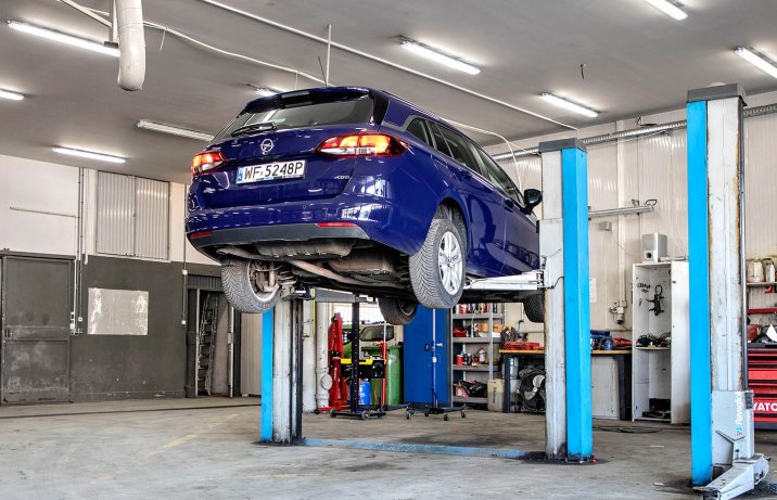 Opel Astra K – na podnośniku