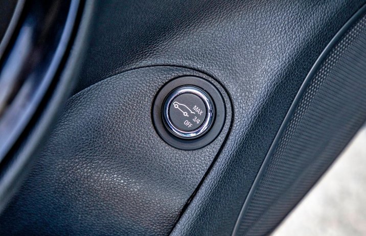 Opel Astra K – elektryczne otwieranie klapy bagażnika