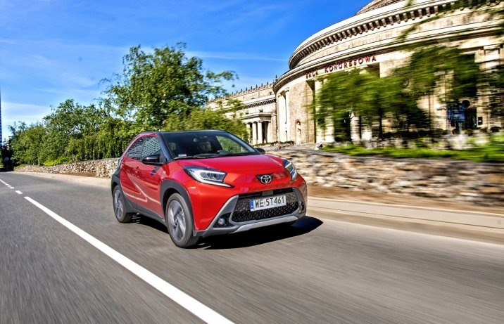 Toyota Aygo X 1.0 VVT-i (2022) – przód