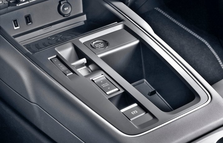 Citroën C5 Aircross – sterowanie skrzynią automatyczną i schowki