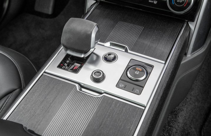 Range Rover - konsola