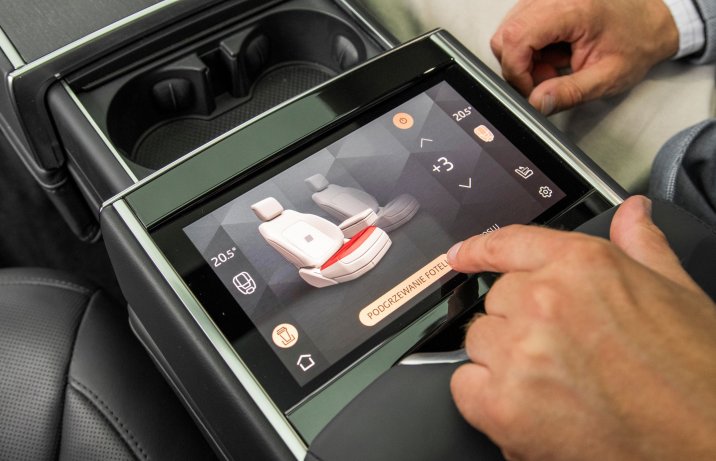 Range Rover - tylny ekran