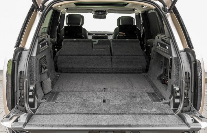 Range Rover - złożona kanapa