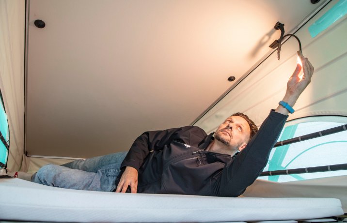 Mercedes Marco Polo 300 d 4Matic – miejsce do spania na górze