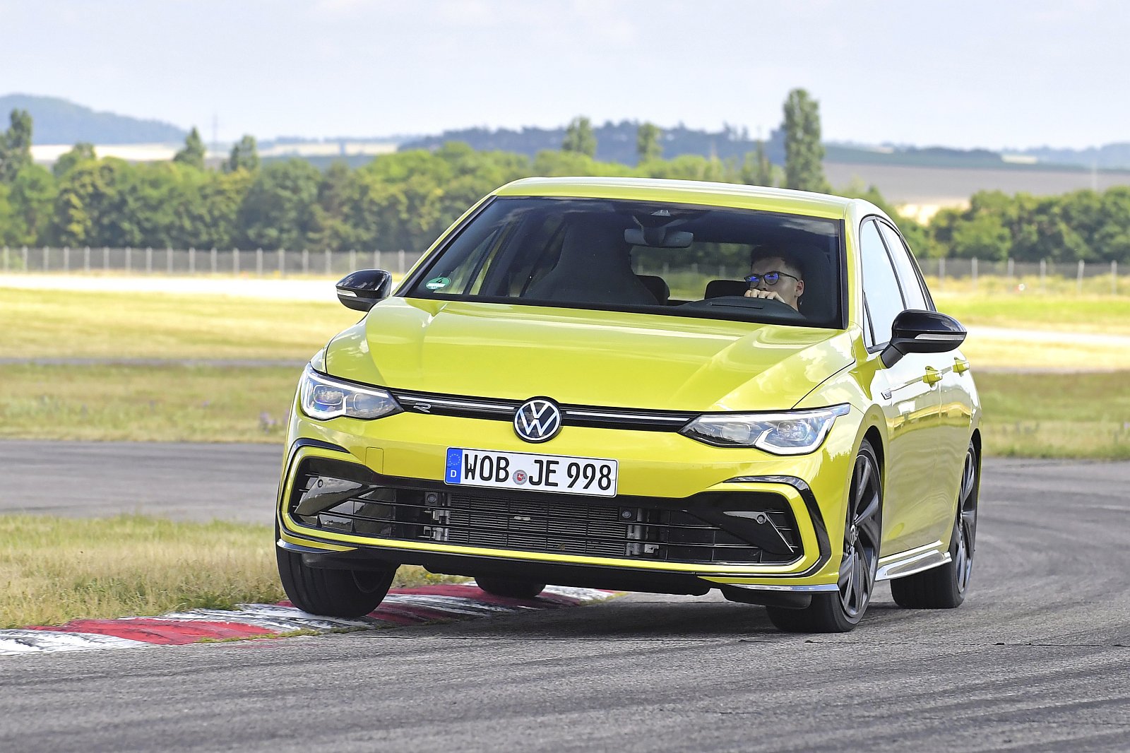 nie-znale-li-my-jeszcze-rozwi-zania-jak-zrobi-auto-elektryczne-w
