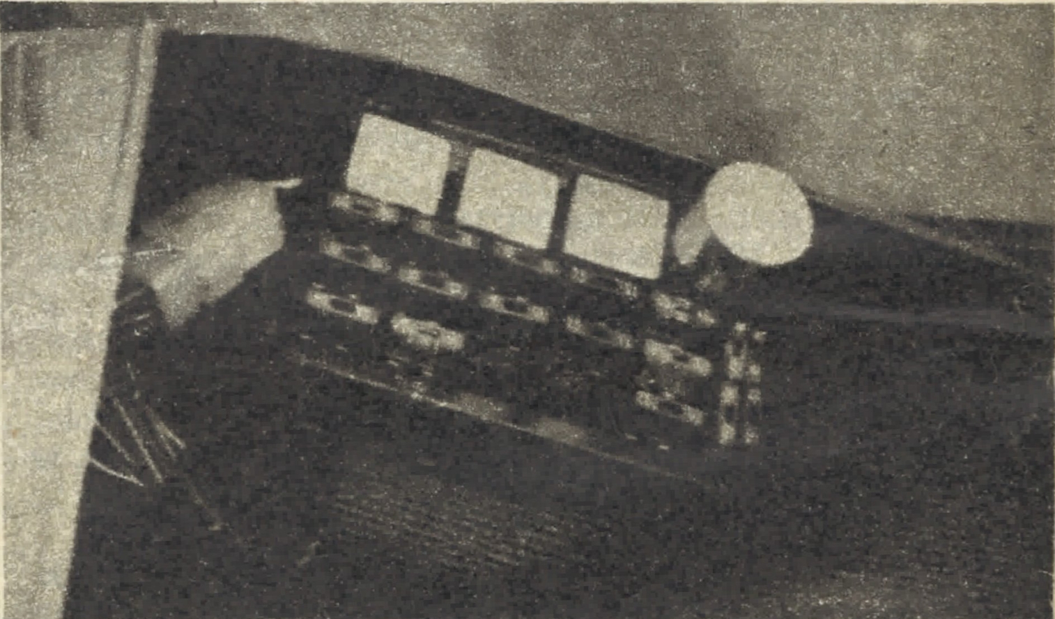 Polski Fiat 126 BIS skrzynka bezpieczników