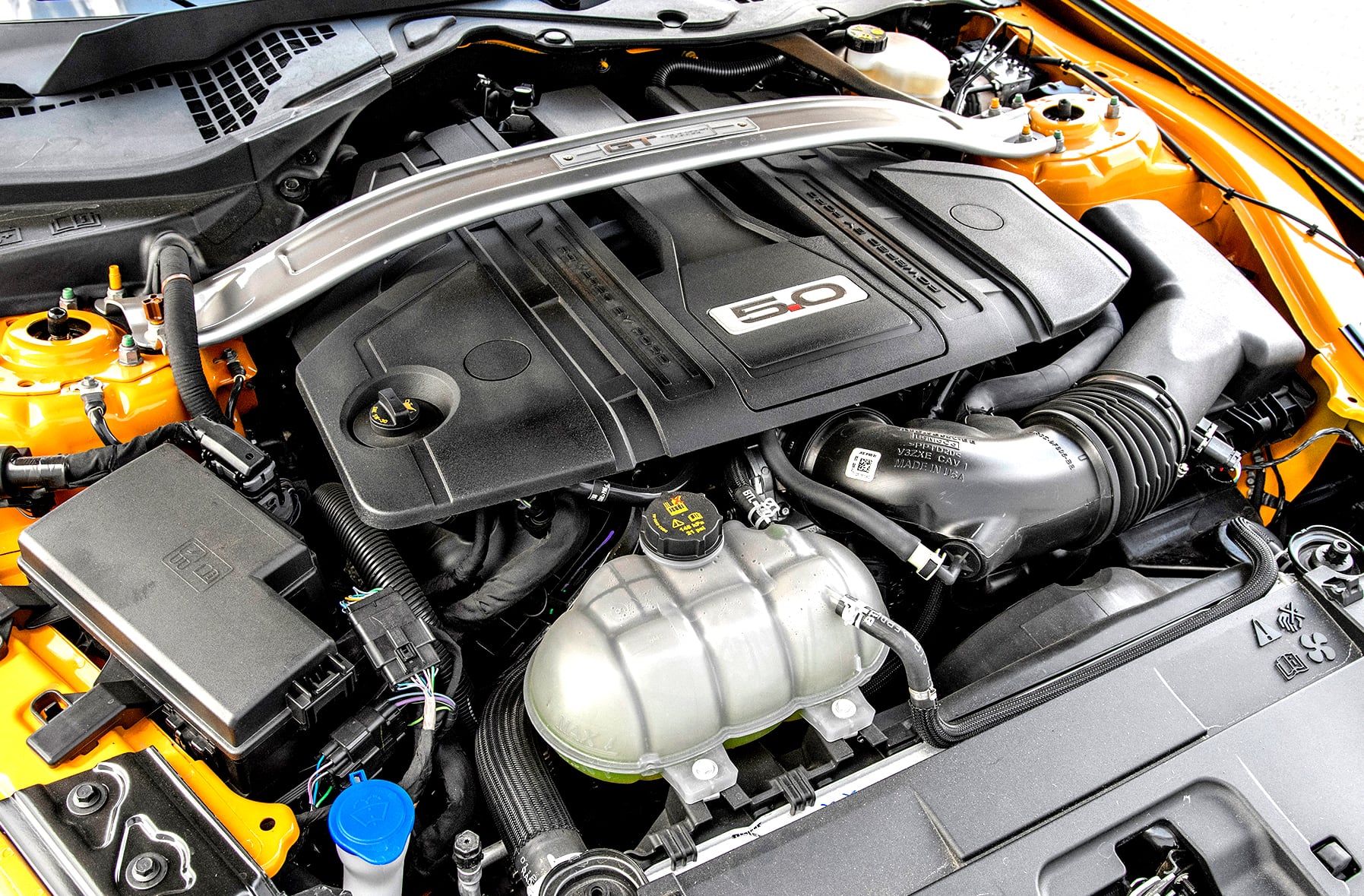 Ford Mustang California Special silnik V8