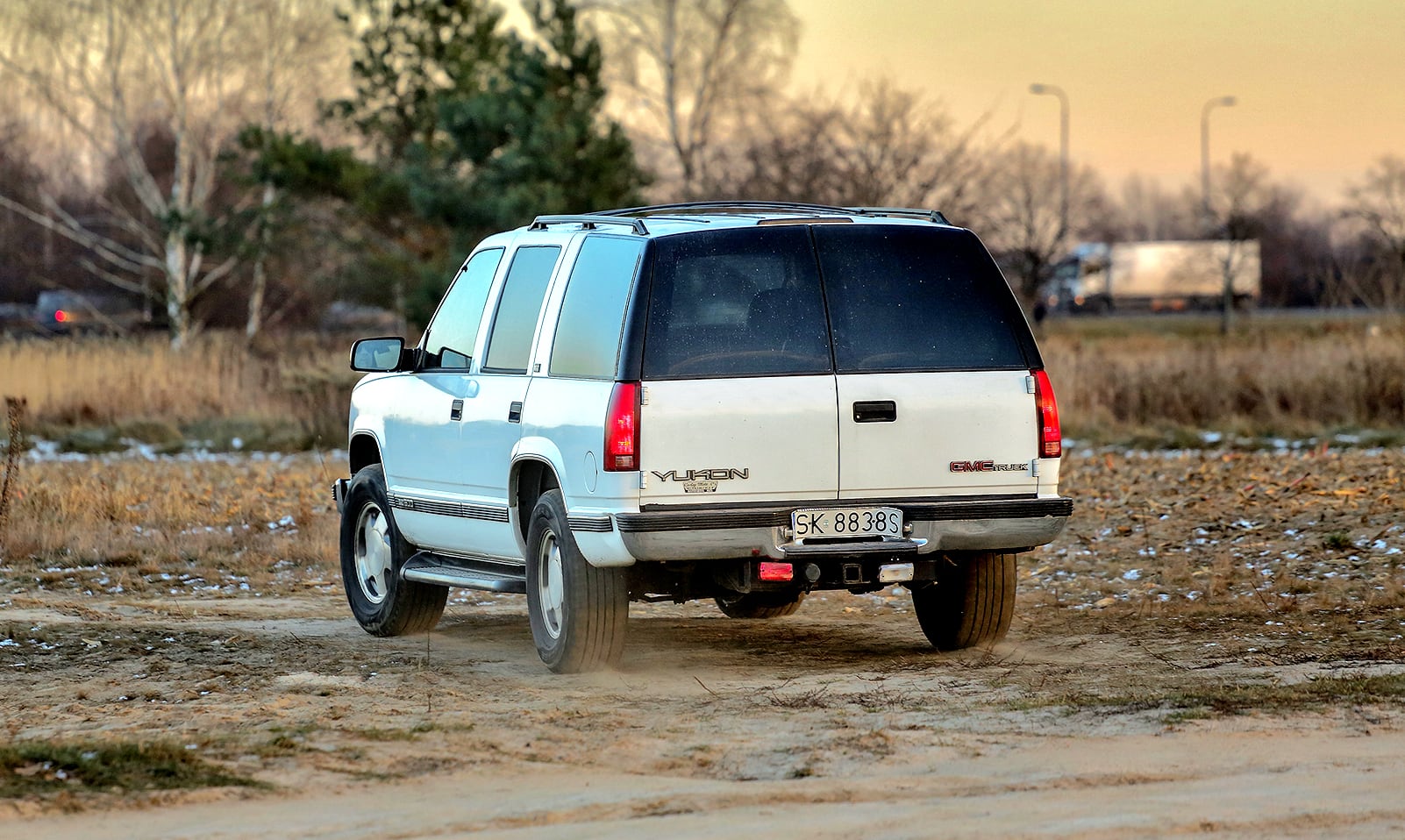 GMC Yukon – tył w ruchu