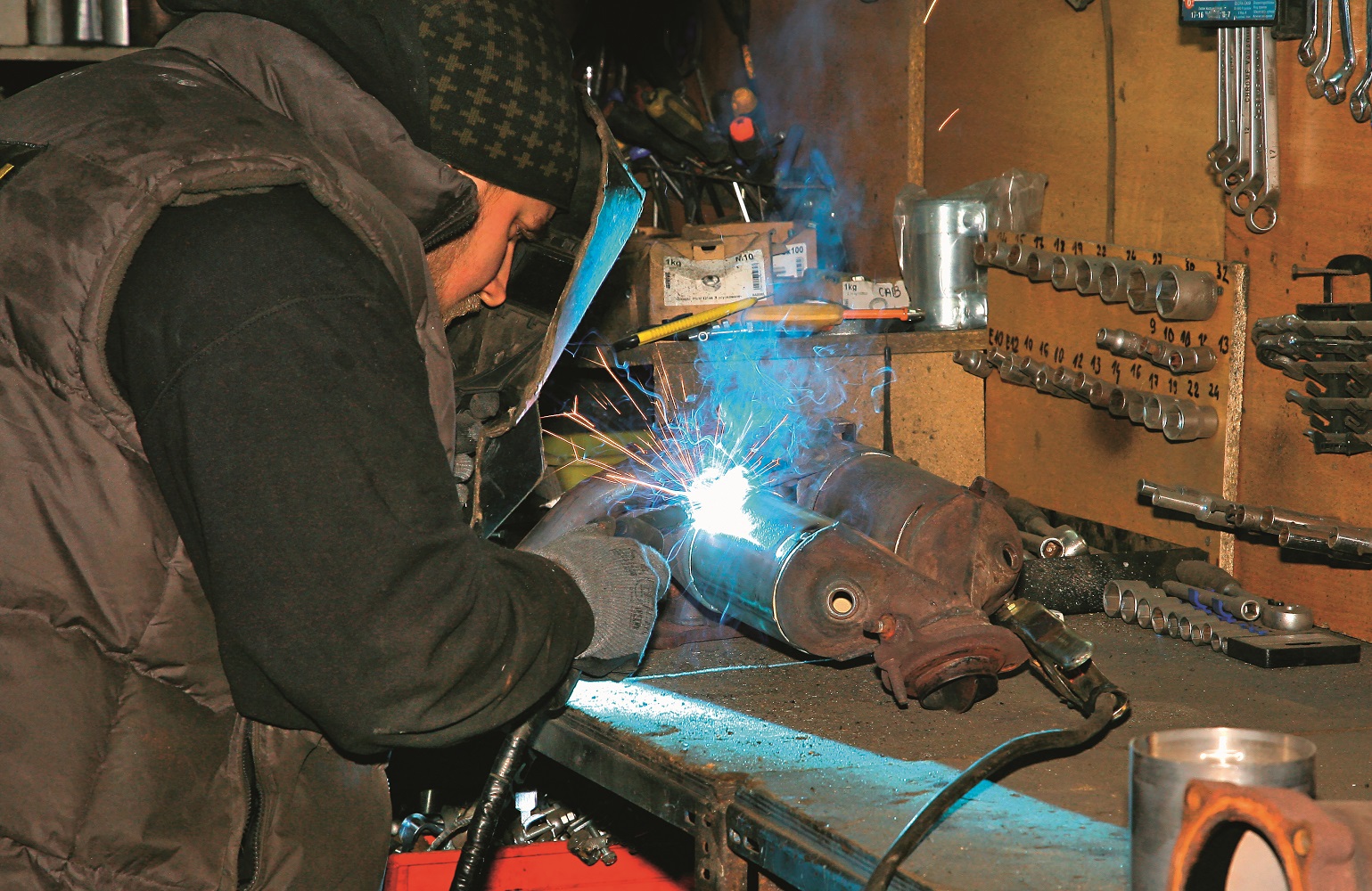 spawanie koletrora wydechowego z katalizatorem