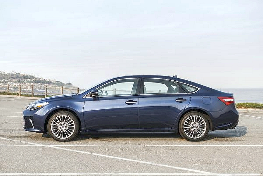 2017_Toyota_Avalon