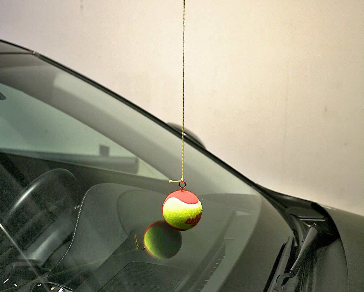 dojezdzanie do sciany garazu