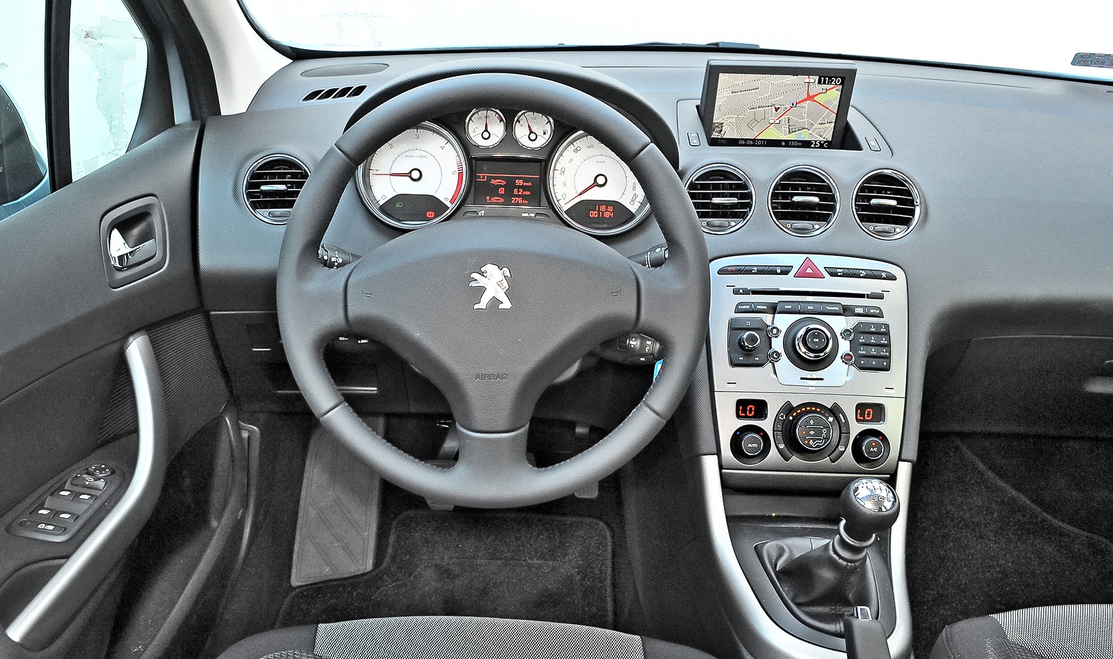 peugeot 308 SW I deska