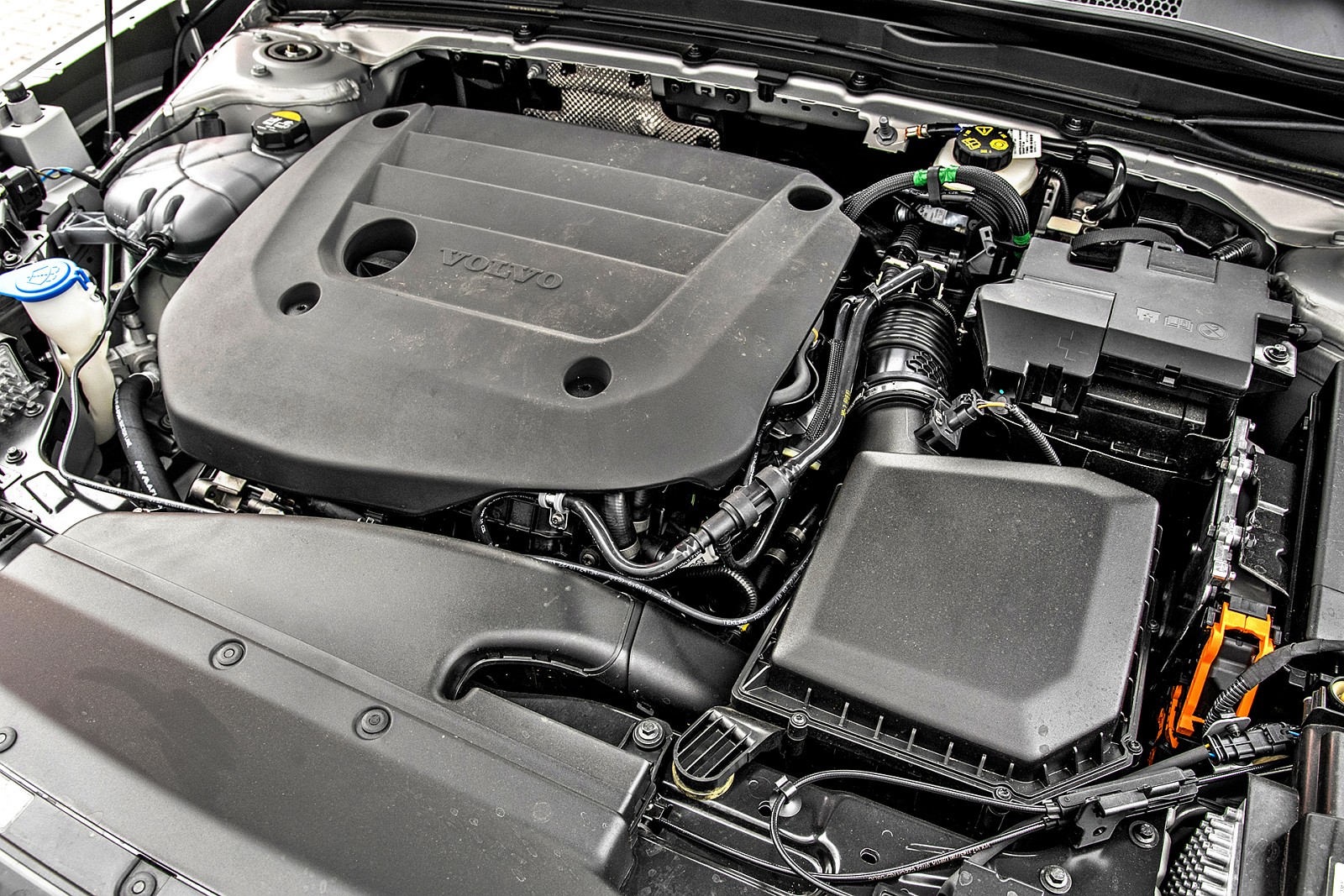 Volvo XC40 B4 silnik