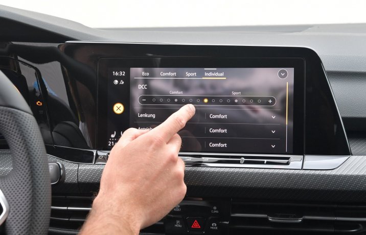 Volkswagen Golf 1.5 TSI EVO – system operacyjny, zawieszenie DCC