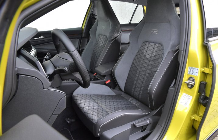 Volkswagen Golf 1.5 TSI EVO – fotele