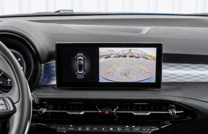 Alfa Romeo Tonale - kamera cofania