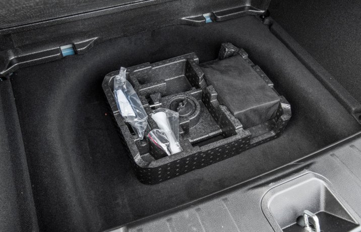 Alfa Romeo Tonale - pod dnem bagażnika