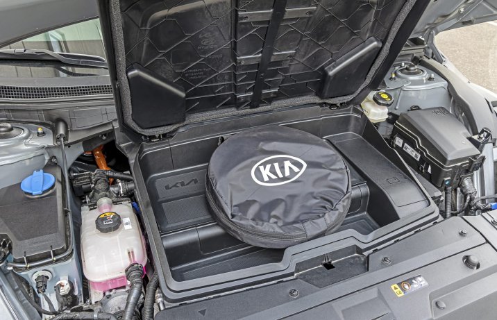 Kia EV6 - przedni bagażnik, pod maską