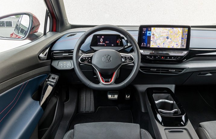 Volkswagen ID.5 GTX - test (2022) - kokpit
