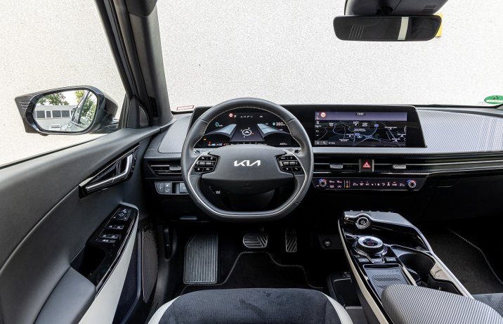 Kia EV6 77,4 kWh AWD - test (2022) - kokpit, deska rozdzielcza