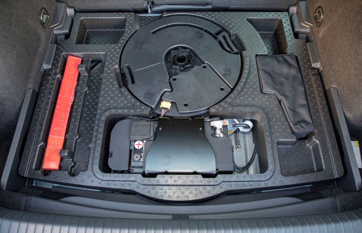 Cupra Formentor VZ5 - pod bagażnikiem