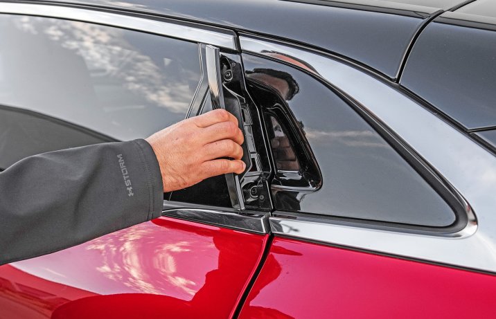 Renault Megane E-Tech EV60 – klamka tył