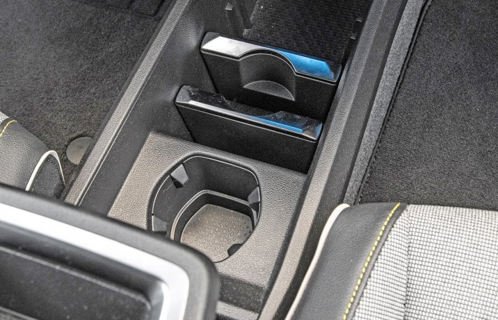 Renault Megane E-Tech EV60 – cup holder