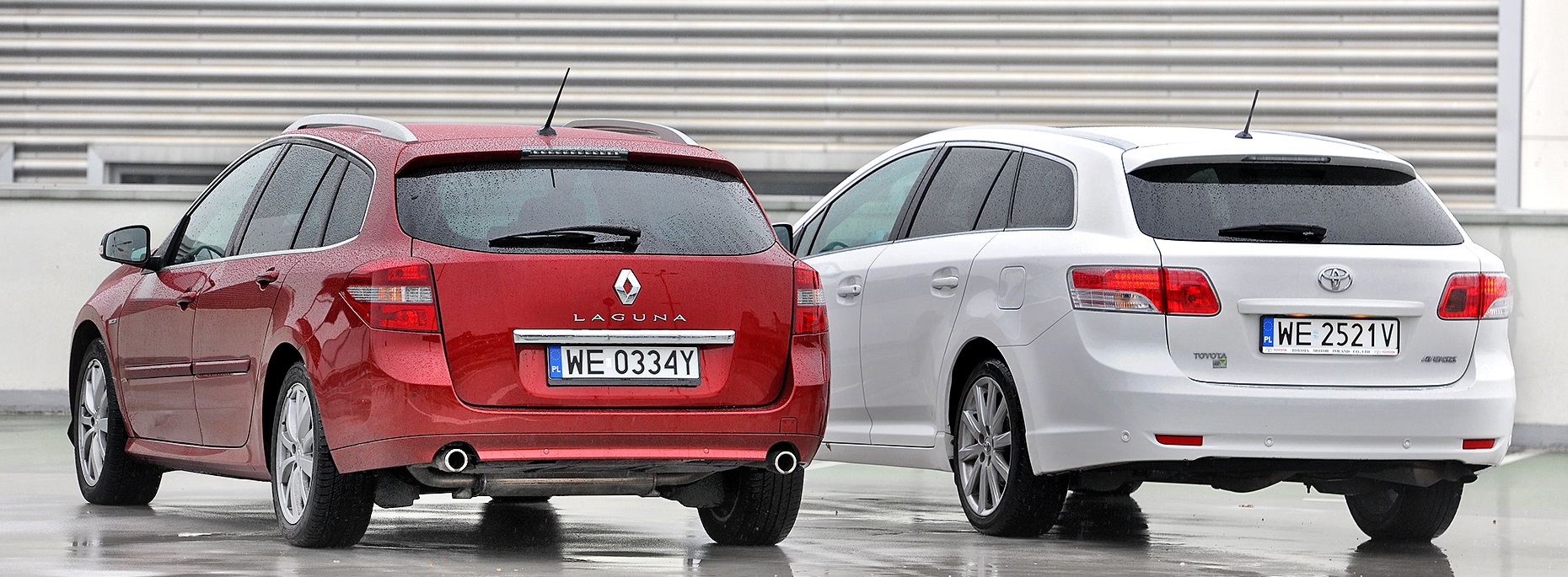 Renault Laguna Toyota Avensis tylem