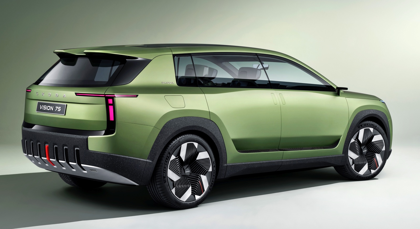 skoda_vision_7s_tyl