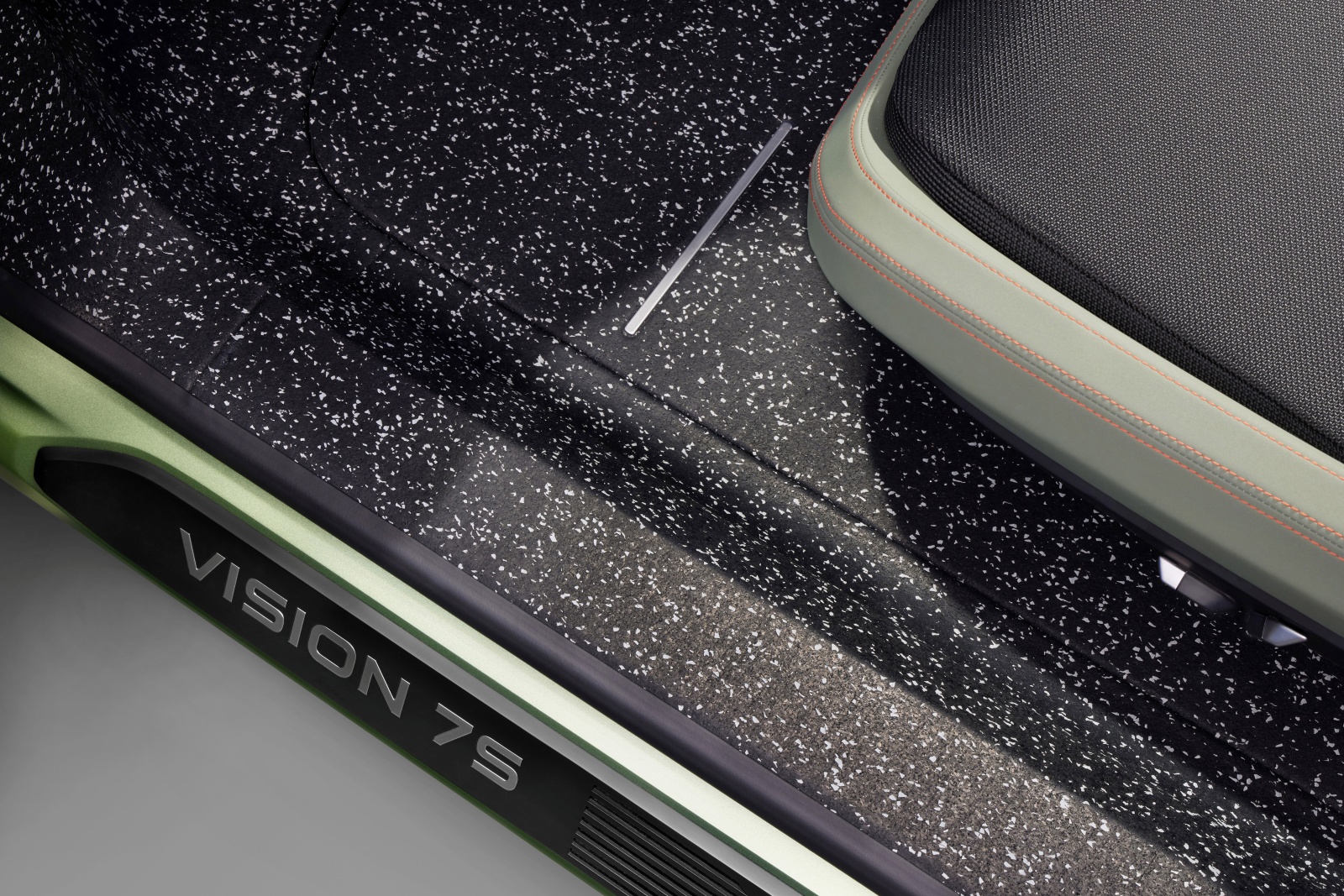 skoda_vision_7s_podloga