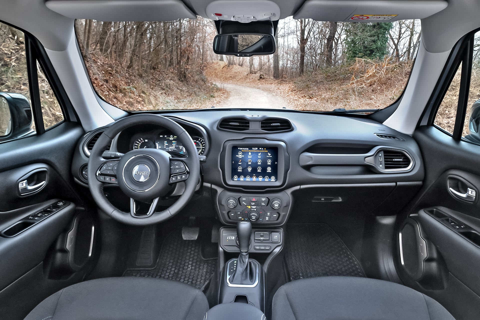 Jeep Renegade e-Hybrid – deska rozdzielcza