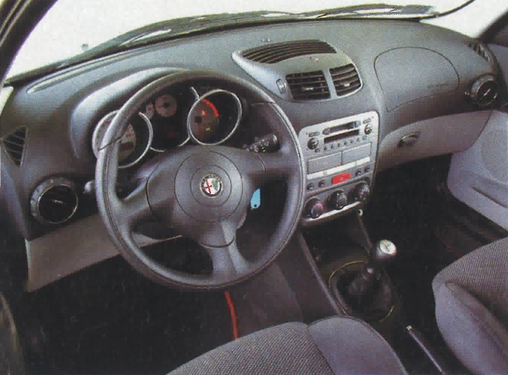 Alfa Romeo 147 1.9 JTD – deska rozdzielcza