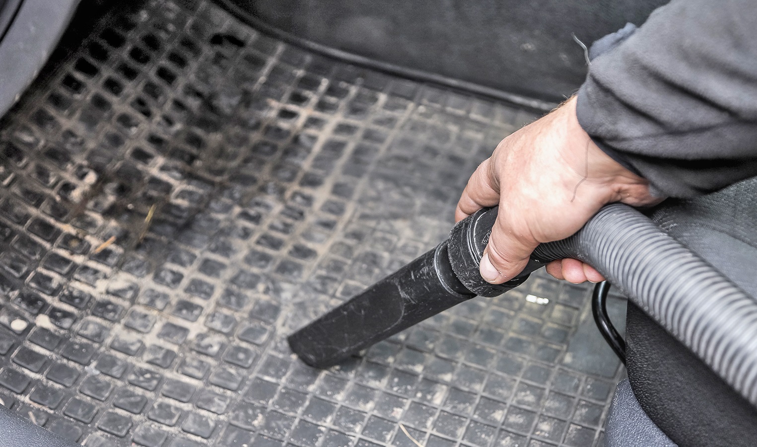 odkurzanie dywanikow