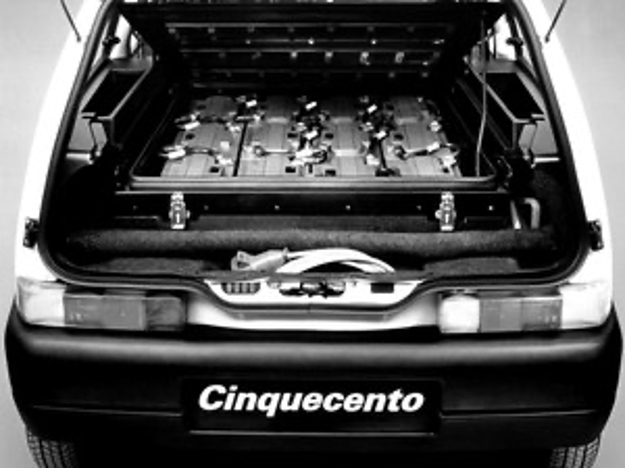 Fiat Cinquecento Elettra – tył z akumulatorami