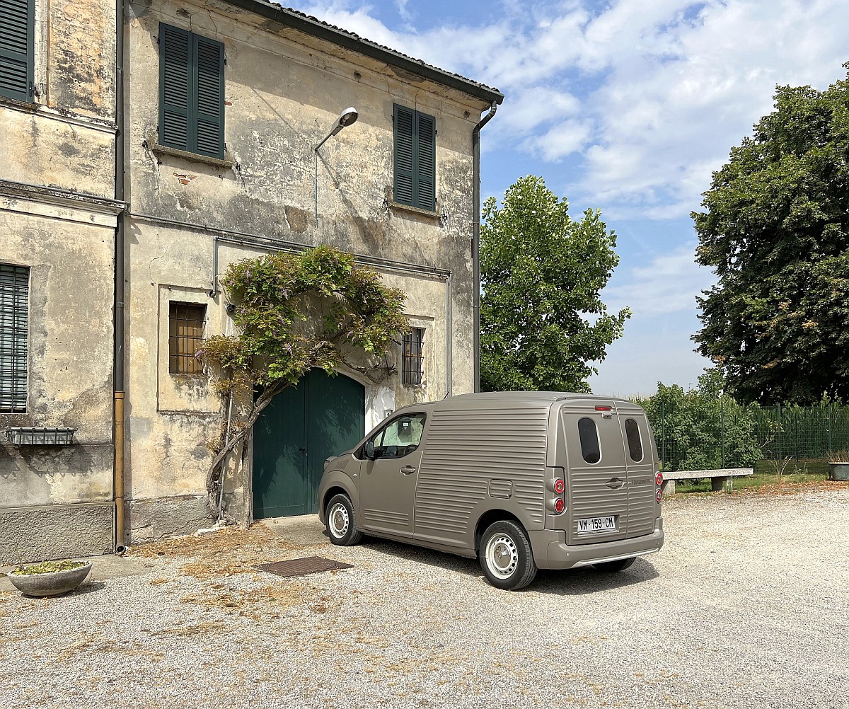 2023 Citroen 2CV Berlingo Fourgonette (3)