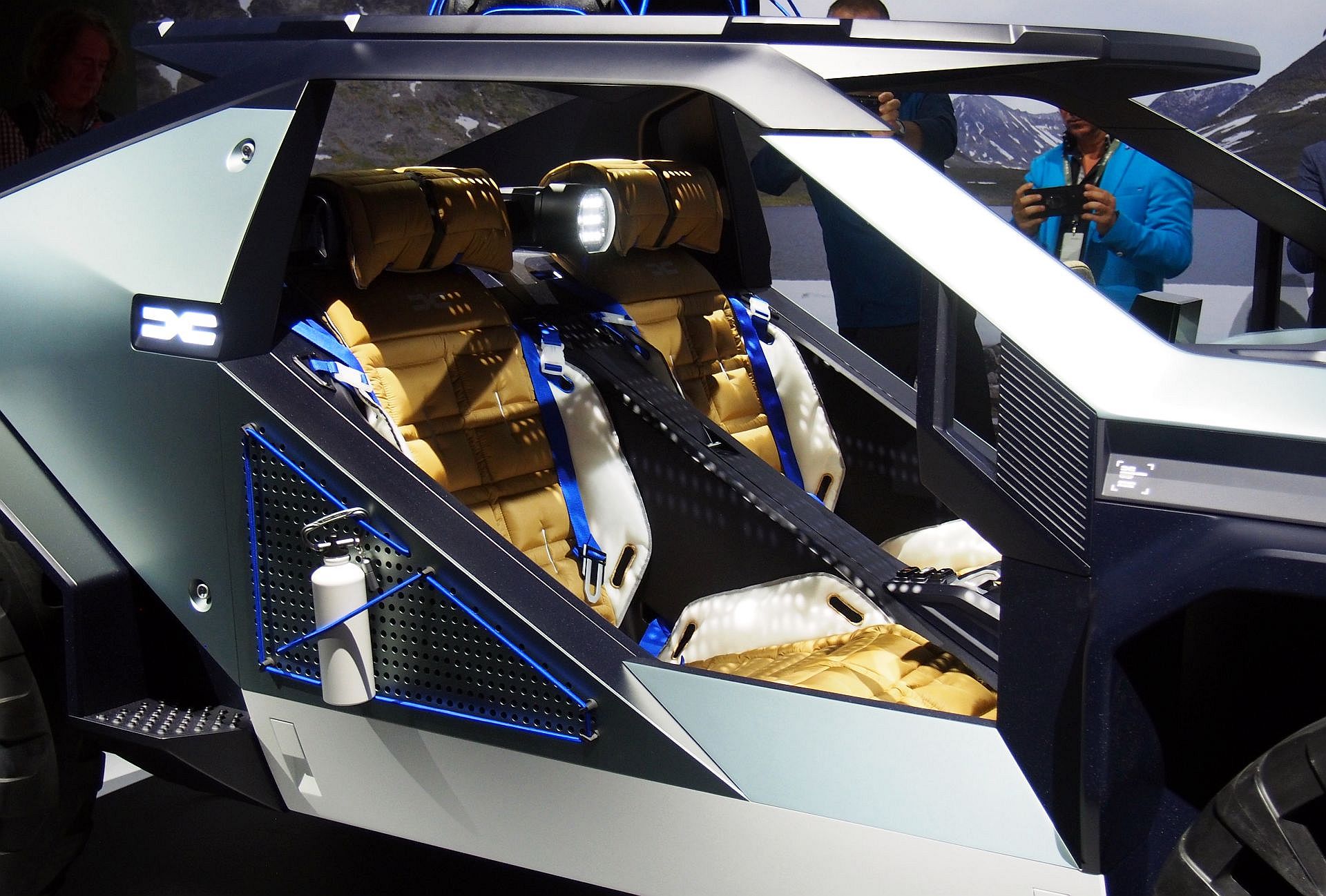 Dacia Manifesto Concept 16