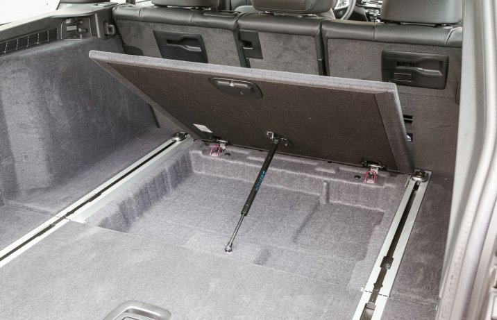 BMW serii 5 Touring - dno bagażnika