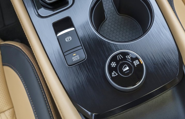 2023 Nissan X-Trail – wybór trybów napędu